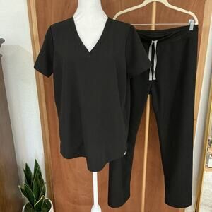 FIGS Technical Collection Women’s Scrub Set Black V Neck TOP SZ LRG PANTS SZ MED